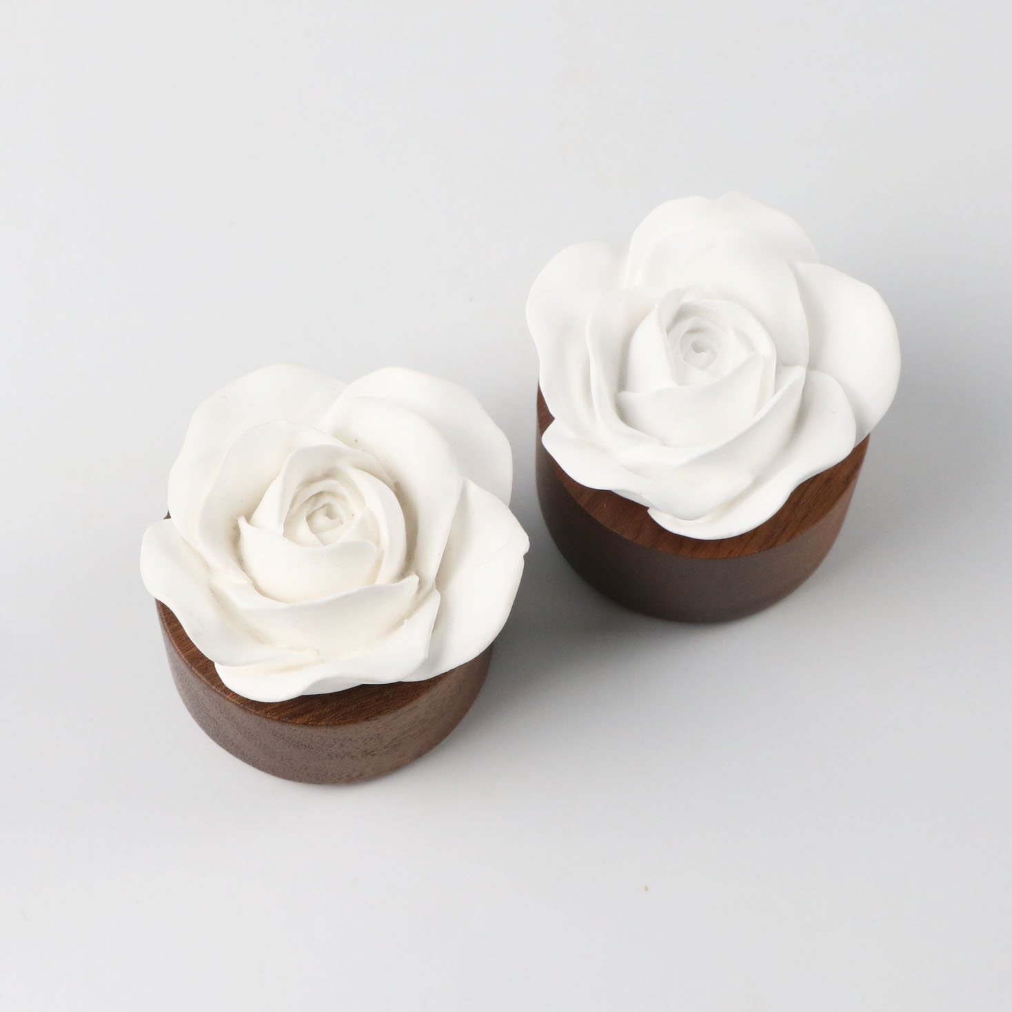 Wood base aroma ceramic flower diffuser for car decoration(图1)