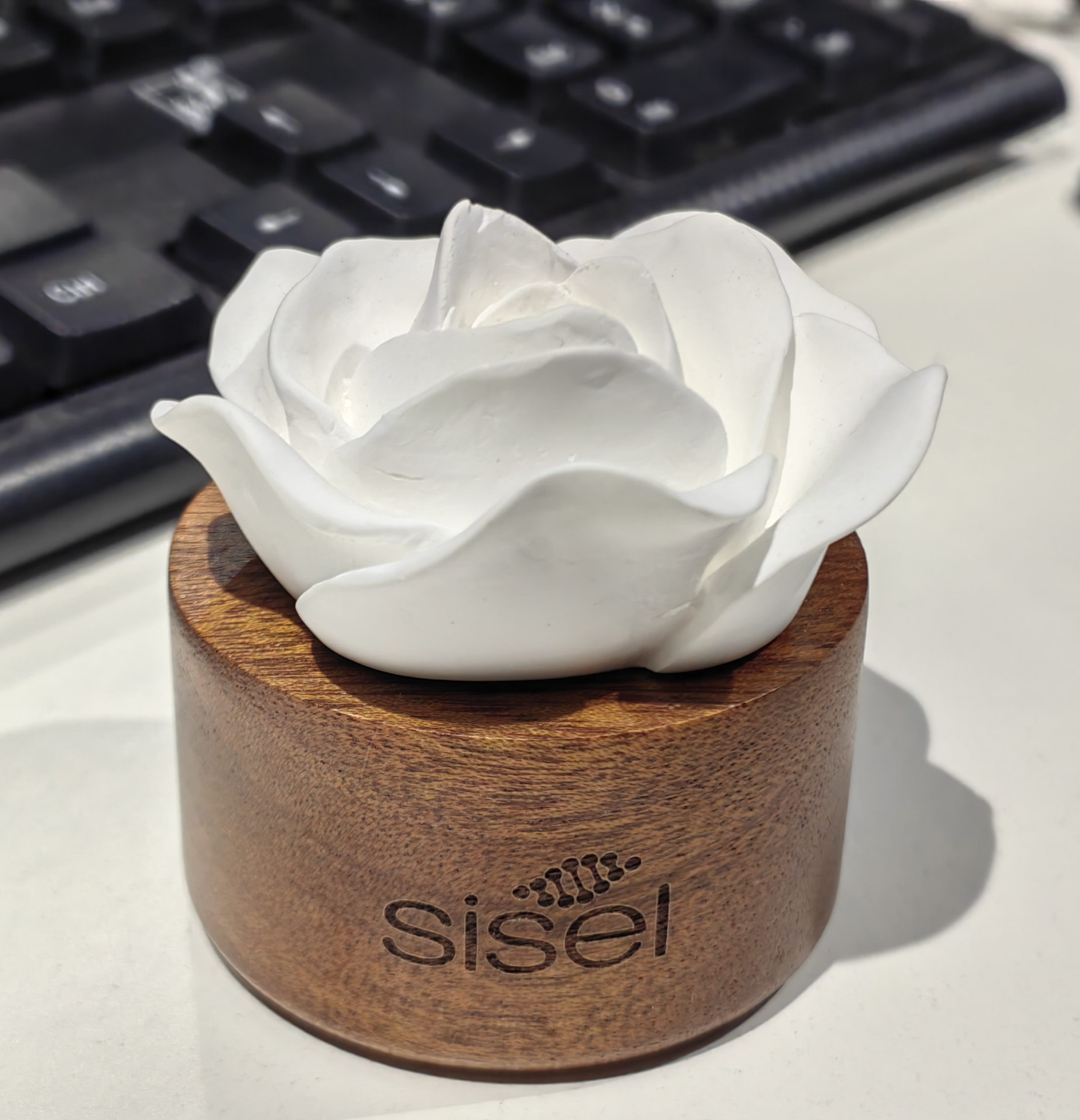 Ceramic flower: Ceramic flower base with carved logo(图3)