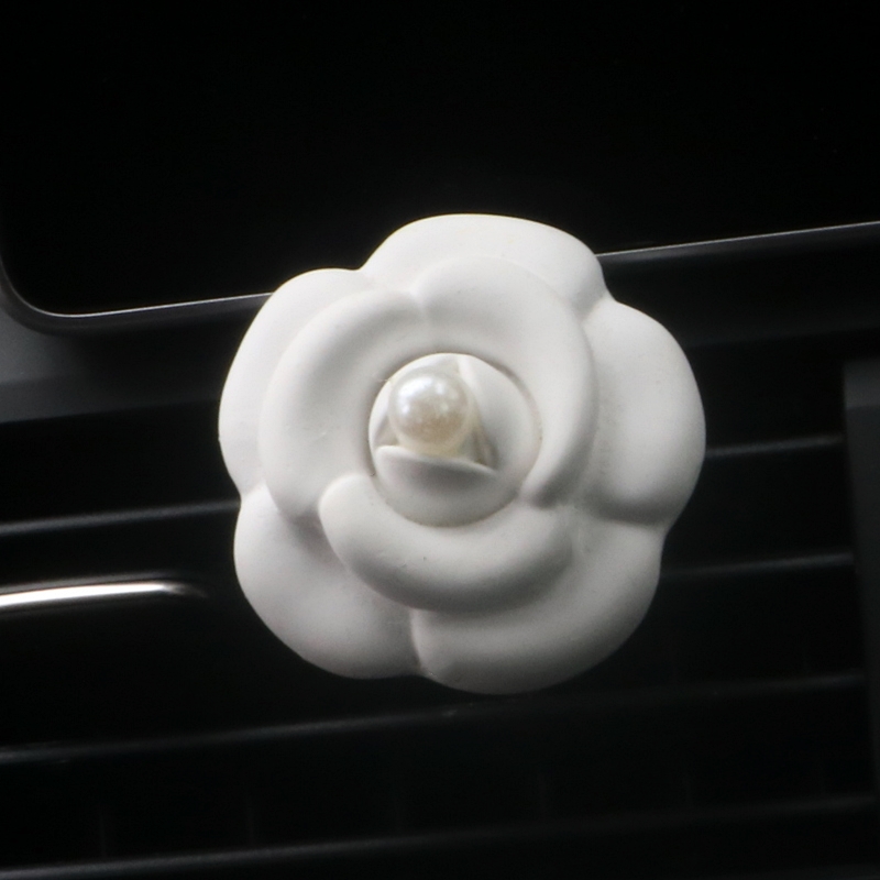 Small Camellia Interior With Ceramic Car